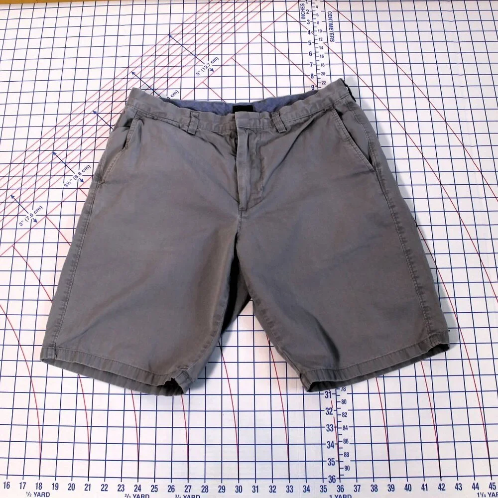 2/$10 J. Crew Club Men's Gray Flat Front Chino Shorts 33/10.5 AS IS